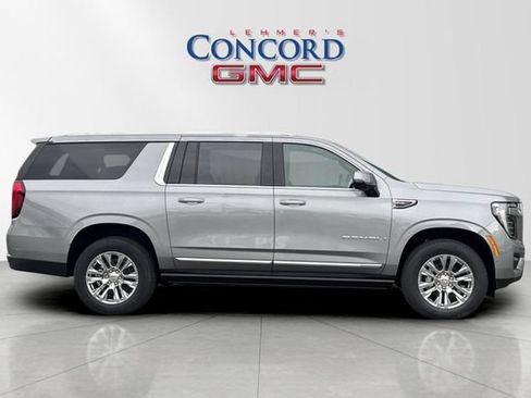 Used 2026 GMC Yukon XL Denali w/ Sun & Power Step Package AWD/4WD image 3