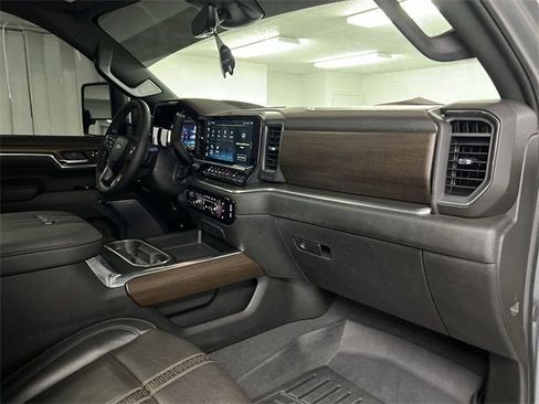 Used 2024 Chevrolet Silverado 2500 High Country w/ High Country Premium Package image 29