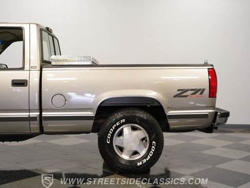 Used 1998 Chevrolet Silverado 1500 4x4 Regular Cab w/ Preferred Equipment Group 2 image 24