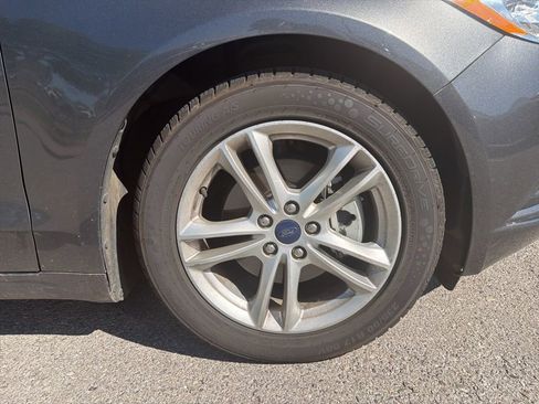 Used 2018 Ford Fusion SE w/ Fusion SE Technology Package image 8