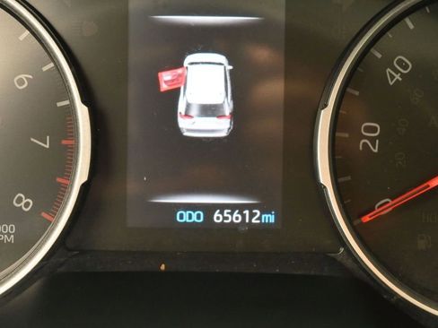 Used 2020 Toyota RAV4 XLE Premium FWD image 16