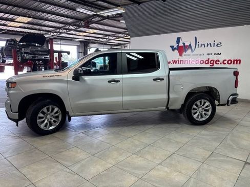 Used 2022 Chevrolet Silverado 1500 Custom RWD image 11