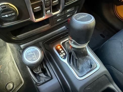 Used 2021 Jeep Gladiator Sport image 26