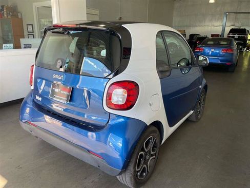 Used 2016 smart fortwo Coupe RWD image 12