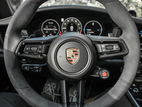 Used 2025 Porsche 911 Carrera S RWD image 18