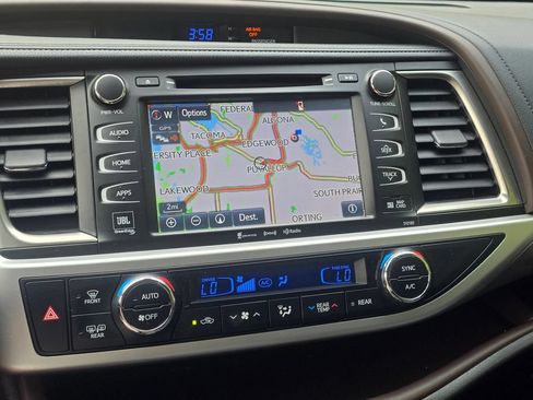 Used 2017 Toyota Highlander Limited AWD/4WD image 39