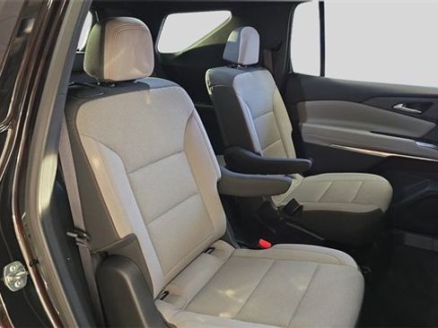 Used 2025 Chevrolet Traverse LT image 17