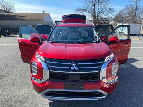 New 2025 Mitsubishi Outlander SE image 30