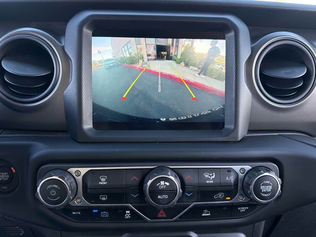 Used 2023 Jeep Wrangler Unlimited w/ 8.4" Radio Group AWD/4WD image 31