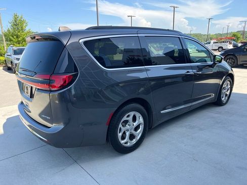 Used 2022 Chrysler Pacifica Limited FWD image 21