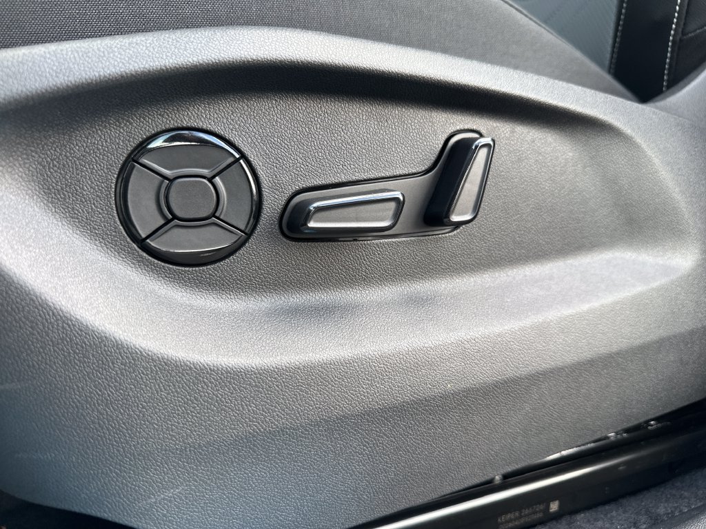 New 2026 Volkswagen Tiguan SE R-Line AWD/4WD image 9