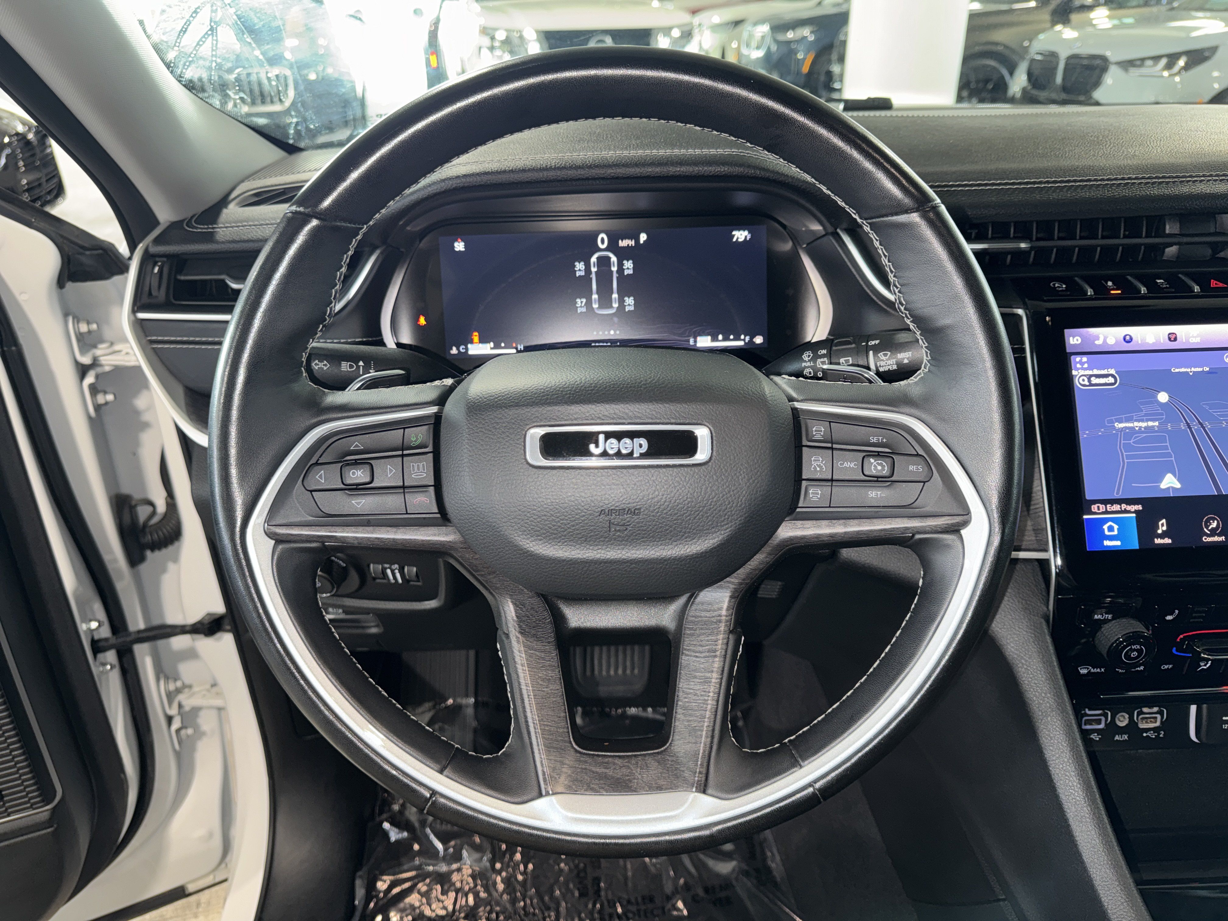 Used 2022 Jeep Grand Cherokee L Limited RWD image 23
