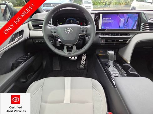 Used 2025 Toyota Camry SE FWD image 7