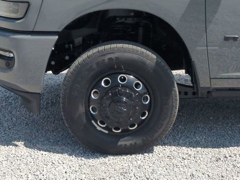 New 2026 RAM 3500 Laramie AWD/4WD image 10