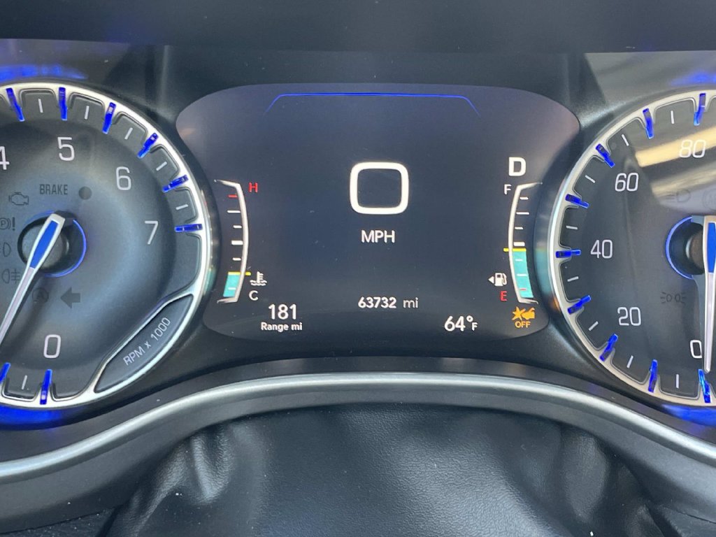 Used 2024 Chrysler Pacifica Touring-L FWD image 47