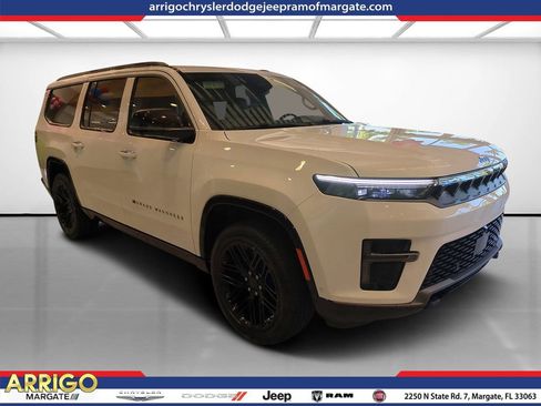 New 2026 Jeep Grand Wagoneer L Limited AWD/4WD image 1