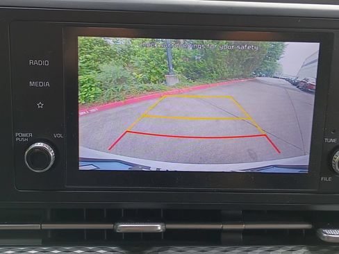 Used 2022 Kia Carnival LX FWD image 24