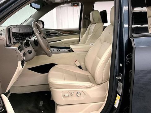 Used 2021 Cadillac Escalade ESV Sport Platinum w/ LPO, ONYX Package AWD/4WD image 25