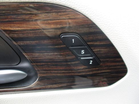 Used 2024 Chrysler Pacifica Limited FWD image 37