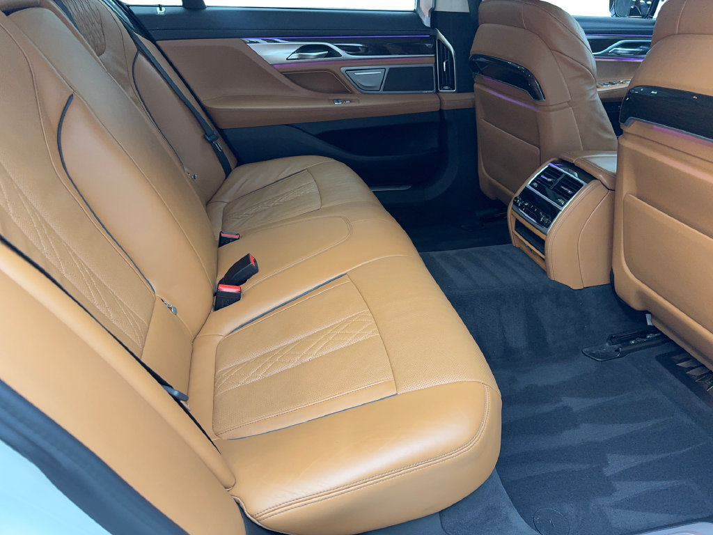 Used 2021 BMW 750i xDrive w/ Executive Package AWD/4WD image 42