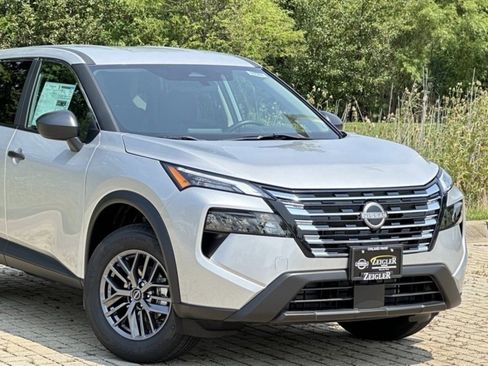 Certified 2025 Nissan Rogue S image 2