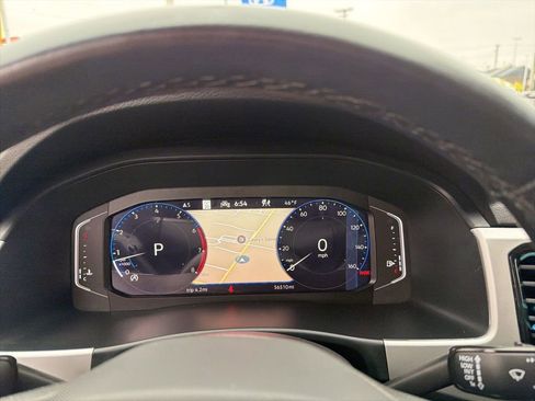 Used 2023 Volkswagen Atlas SEL Premium image 21