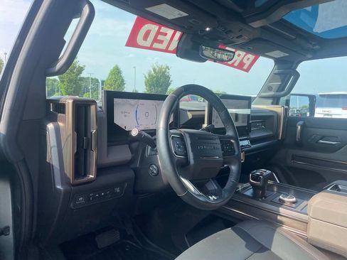Used 2024 GMC Hummer EV 3X AWD/4WD image 9
