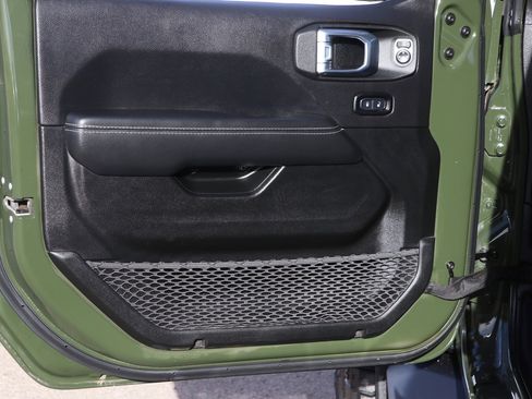 Used 2022 Jeep Gladiator Overland w/ Popular Equipment Package image 10