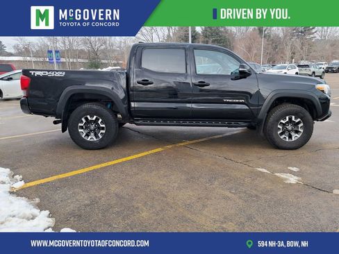 Used 2019 Toyota Tacoma TRD Off-Road image 3