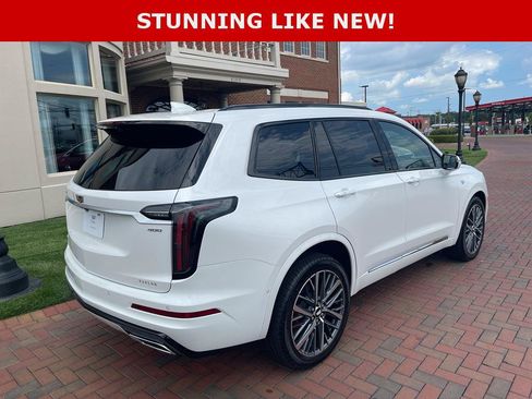Used 2025 Cadillac XT6 Sport w/ Platinum Package AWD/4WD image 8