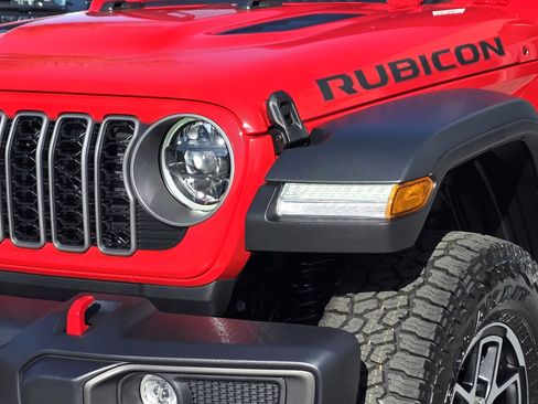 New 2025 Jeep Gladiator Rubicon w/ Technology Group image 8