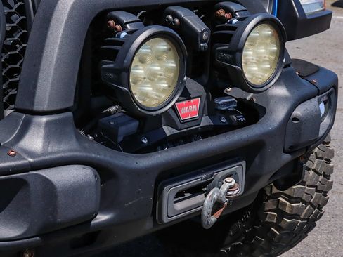 Used 2021 Jeep Gladiator Rubicon AWD/4WD image 6