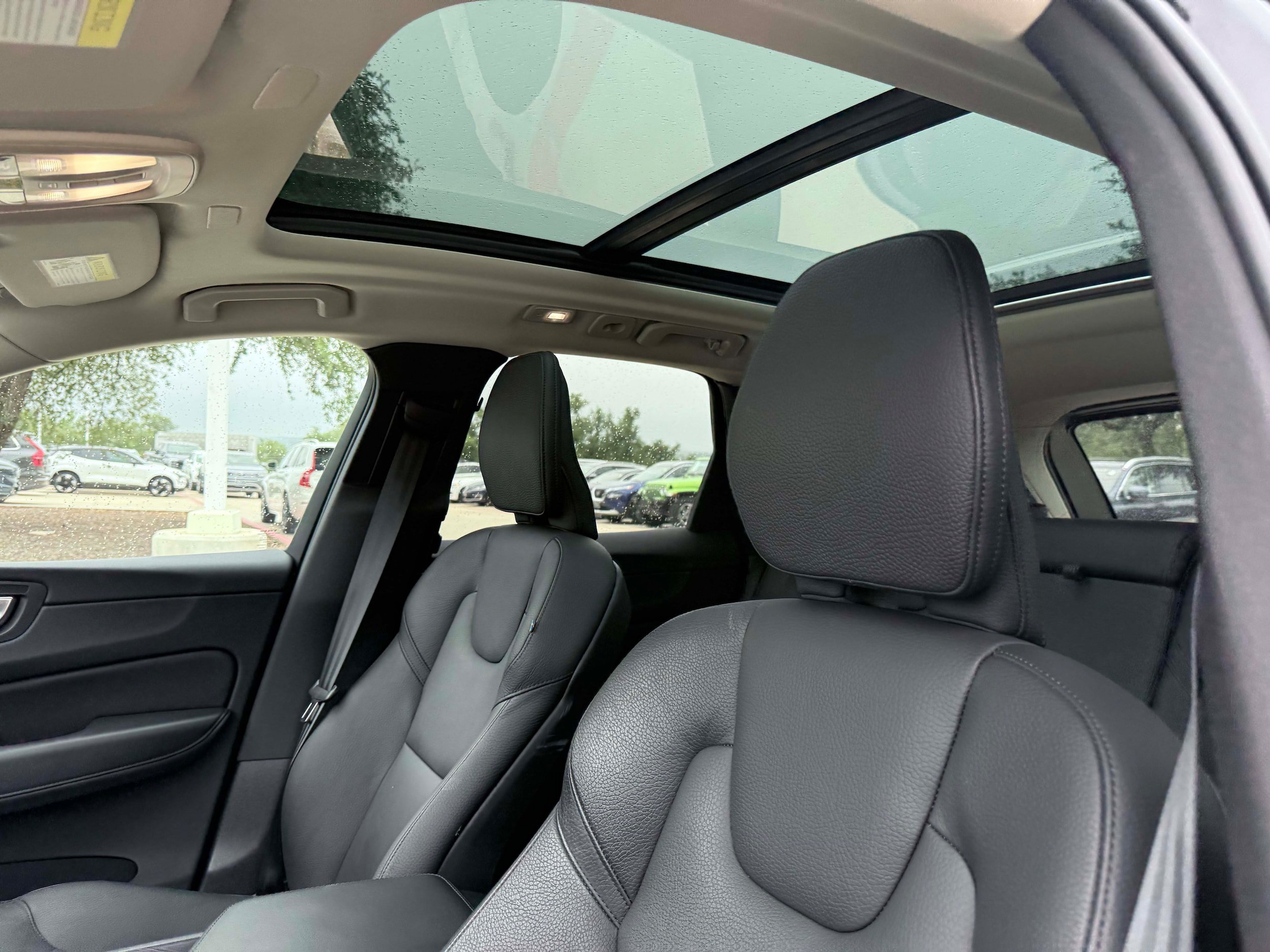 Certified 2023 Volvo XC60 B5 Plus AWD/4WD image 13