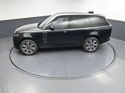 New 2025 Land Rover Range Rover SV image 33