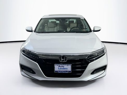 Used 2018 Honda Accord Touring image 2
