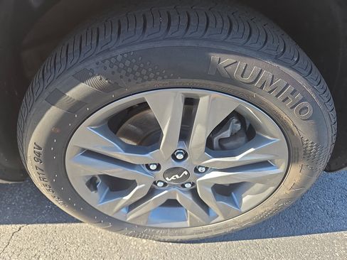 Used 2023 Kia Seltos LX image 9