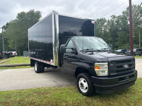 Used 2027 Ford E-450 and Econoline 450 Super Duty w/ Interior Upgrade Package RWD image 4