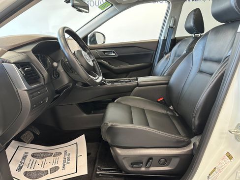 Used 2021 Nissan Rogue SL image 11