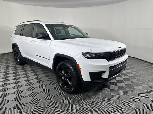 Used 2023 Jeep Grand Cherokee L Laredo AWD/4WD image 2