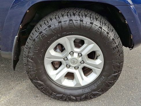 Used 2014 Toyota 4Runner SR5 Premium image 9