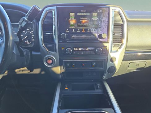Used 2021 Nissan Titan SV w/ SV Convenience Package image 21