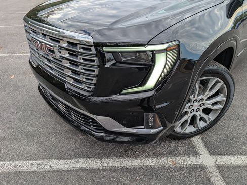 Used 2024 GMC Acadia Denali w/ Super Cruise Package image 13