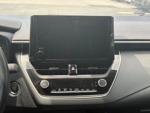 Used 2023 Toyota Corolla LE w/ LE Convenience Package FWD image 23