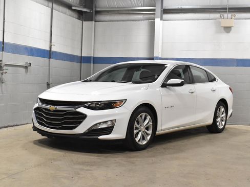 Used 2023 Chevrolet Malibu LT w/ Driver Confidence Package FWD image 2