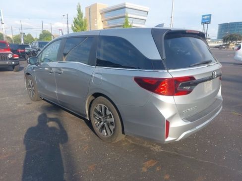Used 2025 Honda Odyssey EX-L image 3