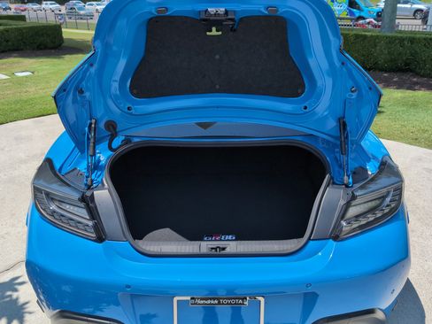 Used 2024 Toyota GR86 Premium RWD image 30