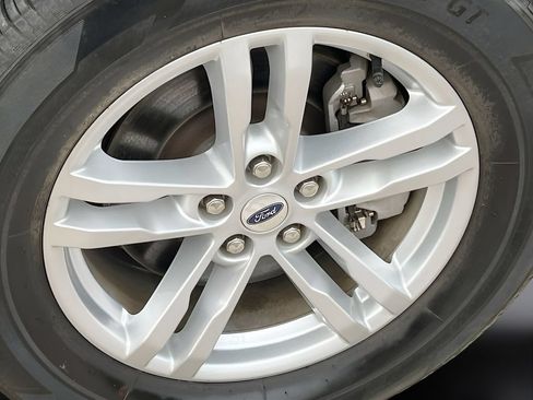 Used 2023 Ford Explorer XLT RWD image 30