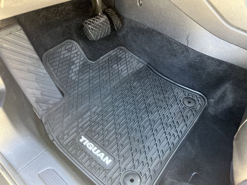 Certified 2023 Volkswagen Tiguan SE image 15