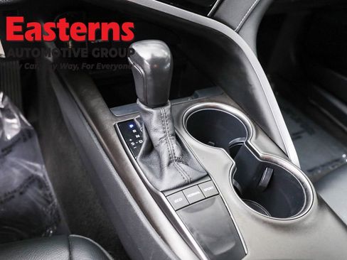 Used 2023 Toyota Camry SE image 13