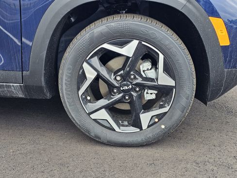 New 2026 Kia Seltos EX FWD image 6